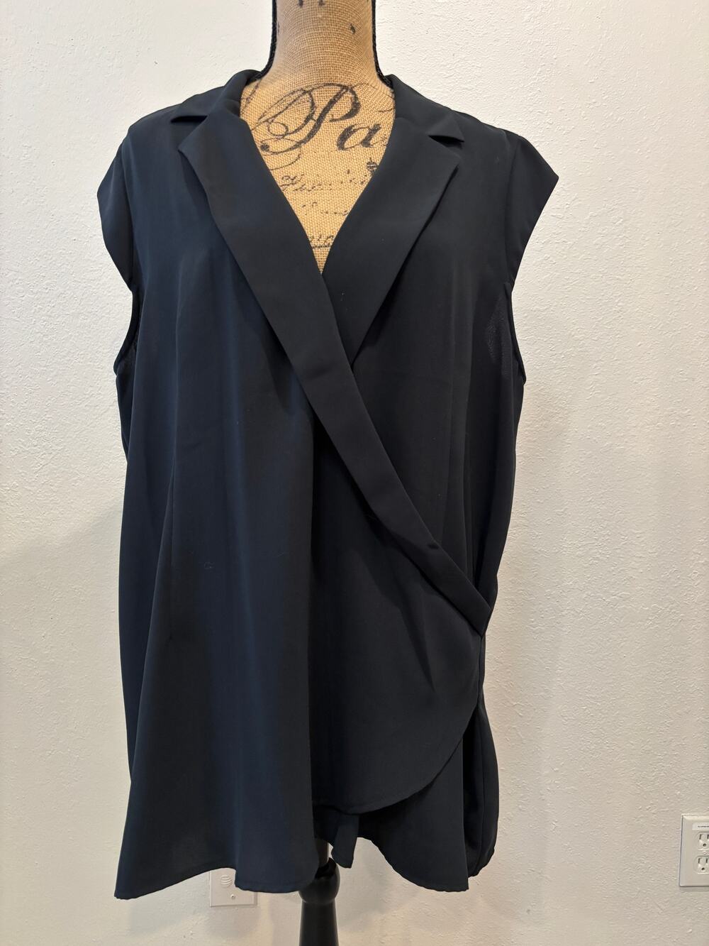 CAbi 757 Origami Crossover Faux Wrap Tunic Top Dize XL Black
